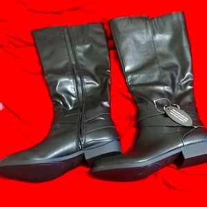 Black leather boots size 10